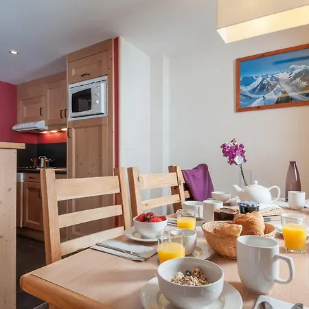 Aparthotel Pierre & Premium Les Crets 4*